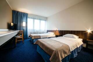 Отель Omega Hotel Ольштын Стандартный двухместный номер с 1 кроватью или 2 отдельными кроватями-1